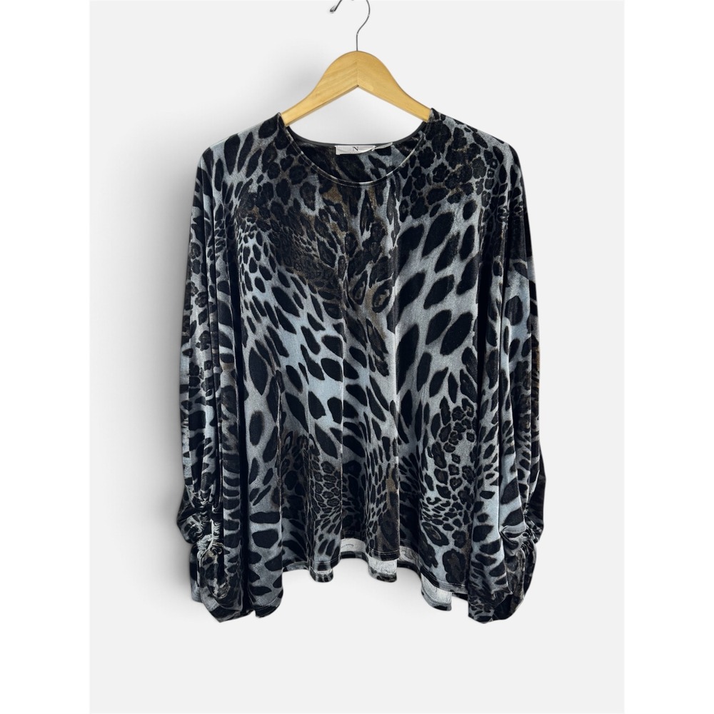 N Natori Cheetah Print Velvet Poncho-Style Cape Sleeve Top Batwing Dolman Small